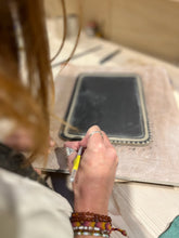 Charger l&#39;image dans la galerie, Atelier modelage assiette Sgraffito 3H - 8 février
